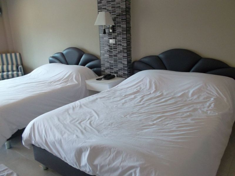OYO 765 POM POM RESIDENCE фото 6