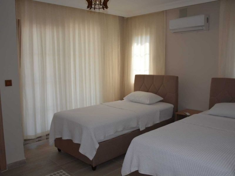 STUNNING 4 BED VILLA KONAK PRIVATE & POOL фото 2