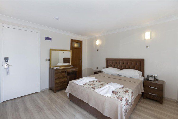 REIS BEACH HOTEL фото 4