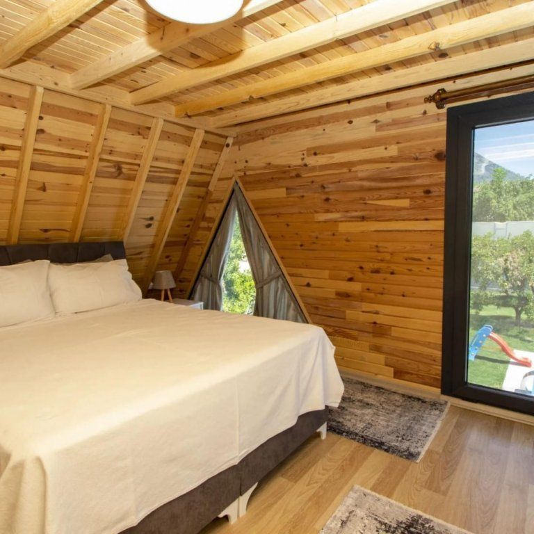 VILLA WITH POOL JACUZZI AND BACKYARD IN INLICE фото 2