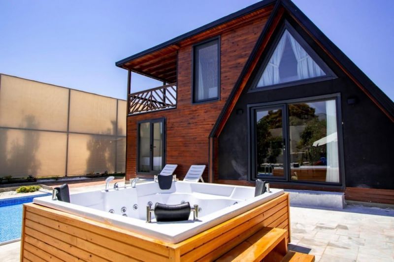 VILLA WITH POOL JACUZZI AND BACKYARD IN INLICE фото 5