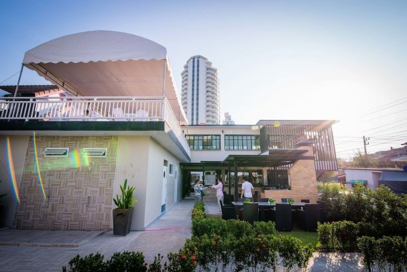 SURF & SAND RESORT фото 7