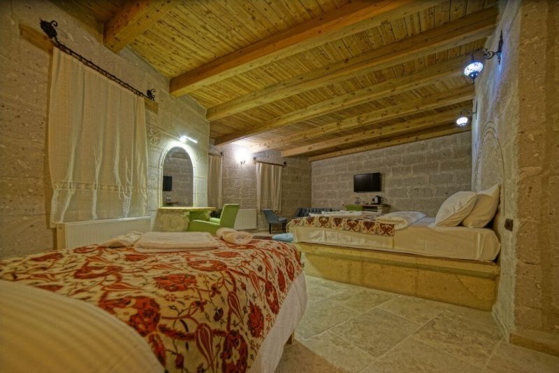 ZEUS CAVE SUITES фото 3