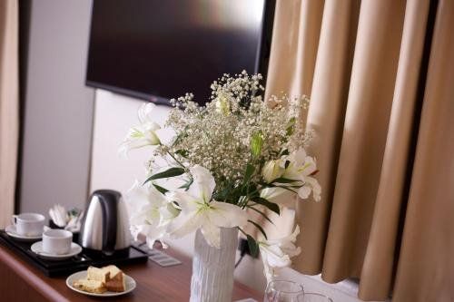 THE COACH HOTEL фото 8