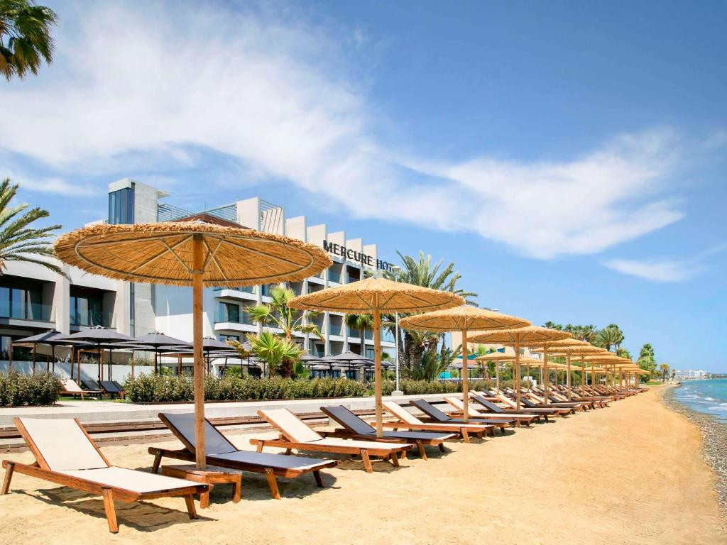 MERCURE LARNACA BEACH RESORT