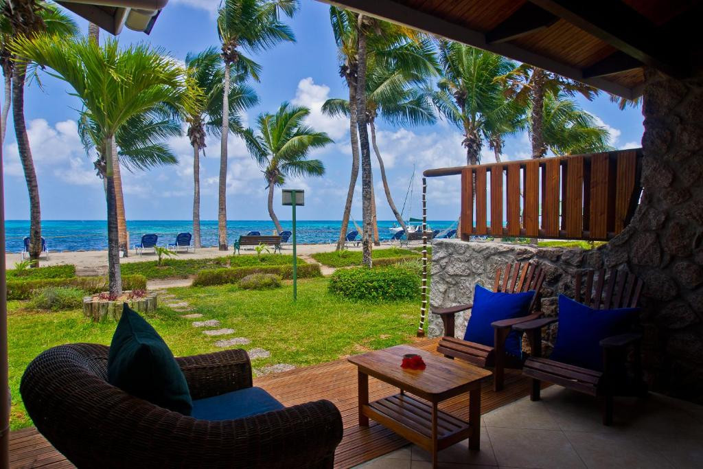 COCO DE MER & BLACK PARROT SUITES фото 5