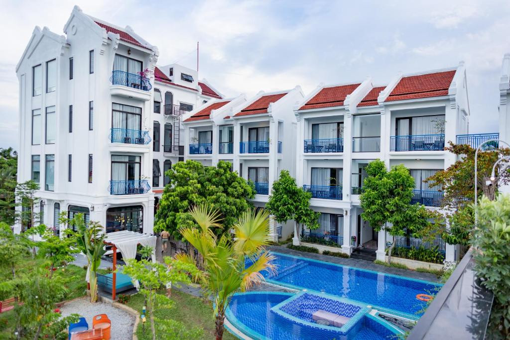 SERENE NATURE HOTEL