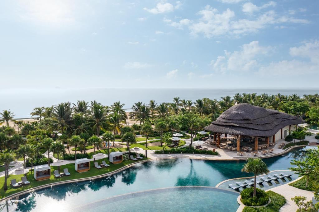 NEW WORLD HOIANA BEACH & RESORT фото 6