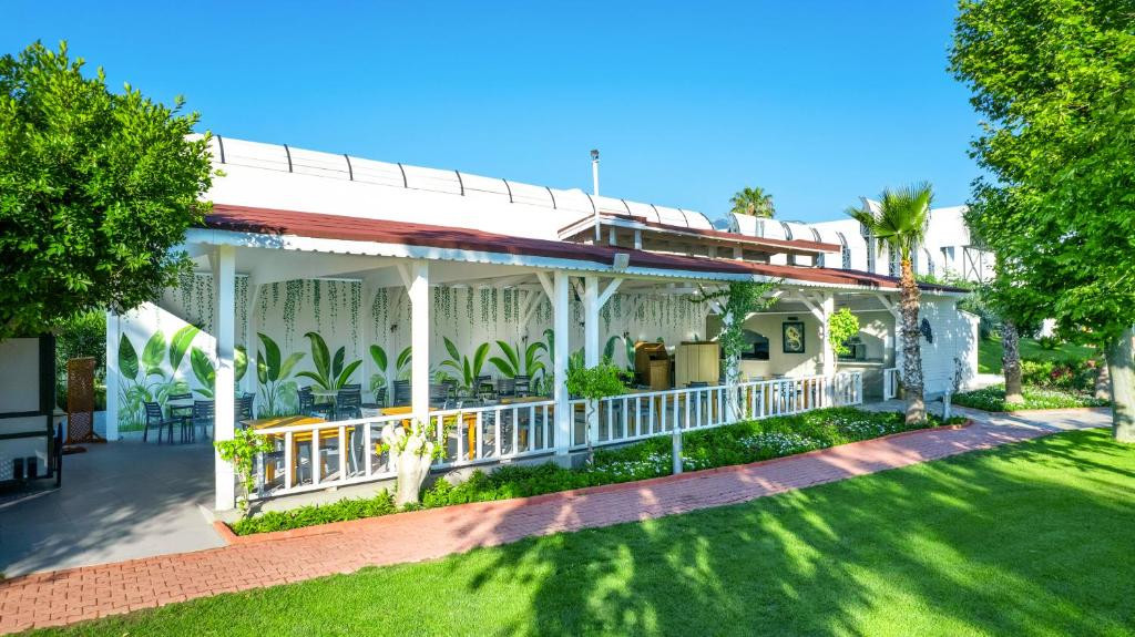QUEENS PARK LE JARDIN (EX. LE JARDIN RESORT) фото 7