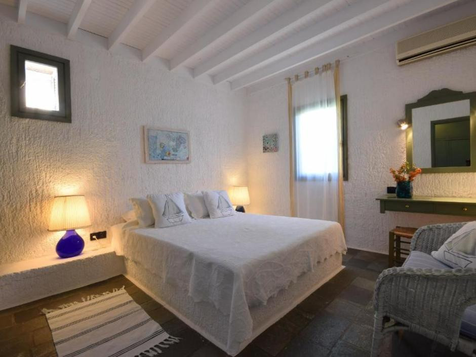 NIRIIDES VILLAS фото 6