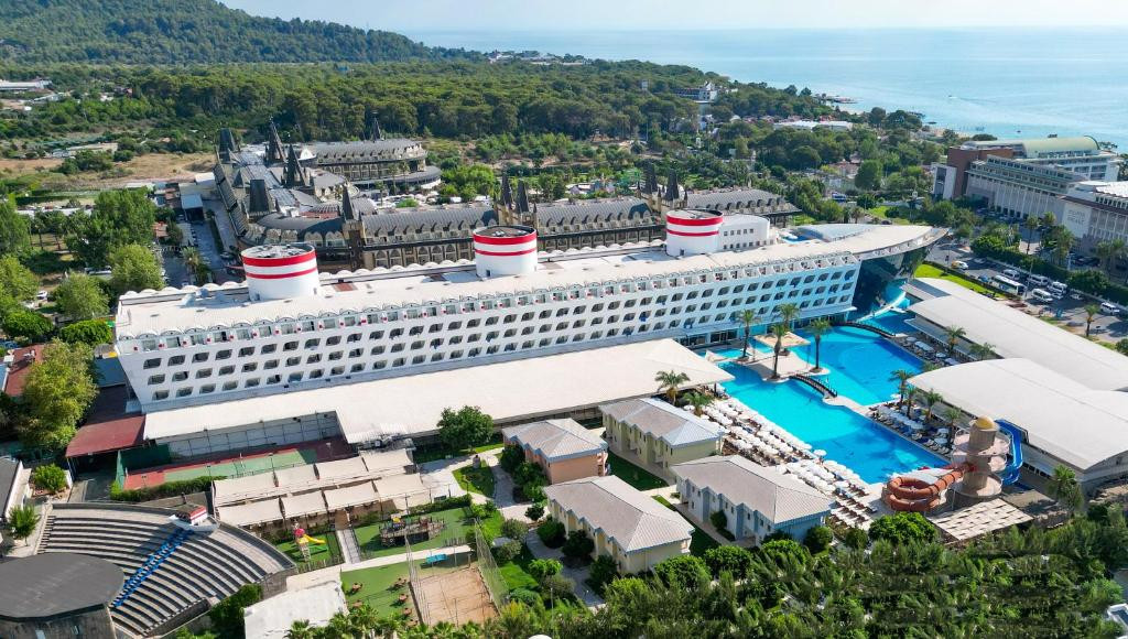 TRANSATLANTIK (EX. QUEEN ELIZABETH ELITE SUITE)