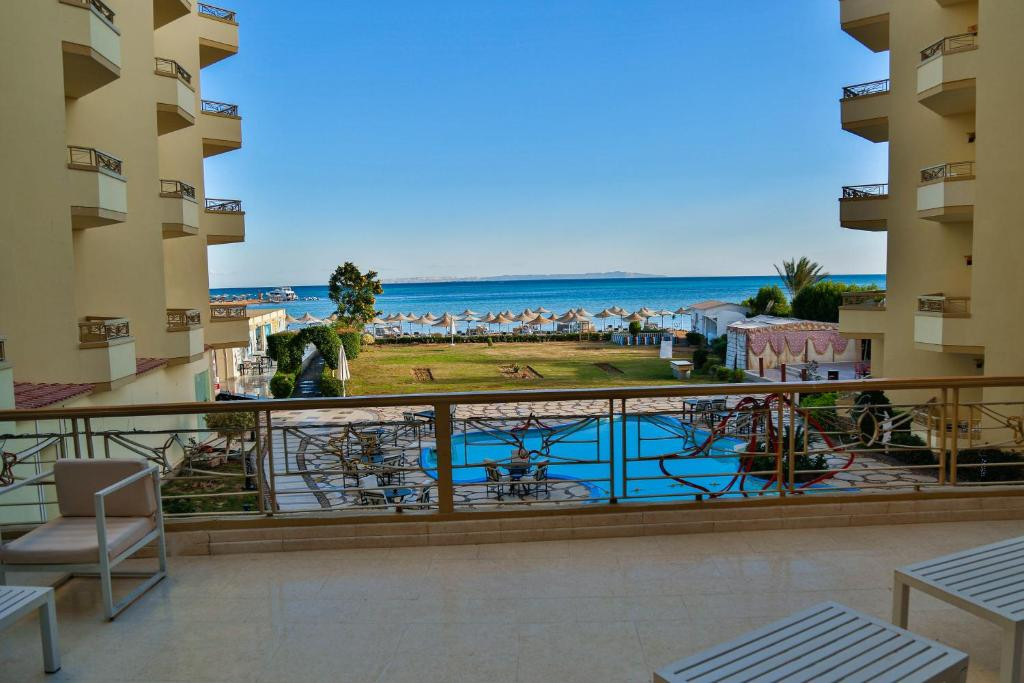 MAGIC BEACH HOTEL фото 6