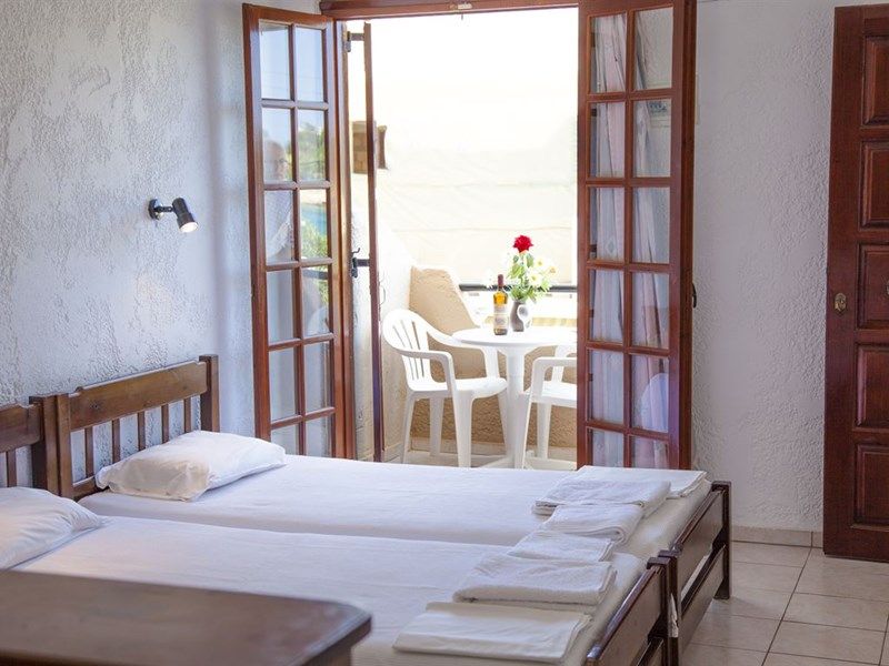 THANIA SEASIDE LUXURY SMOTEL (EX. THANIA STUDIOS APT) фото 2