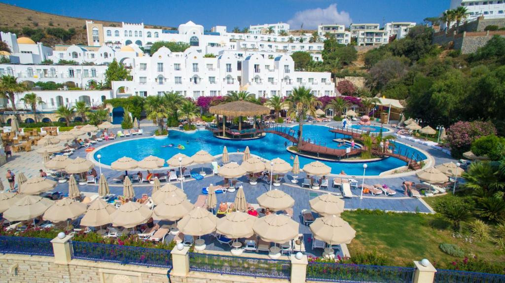 SALMAKIS RESORT & SPA