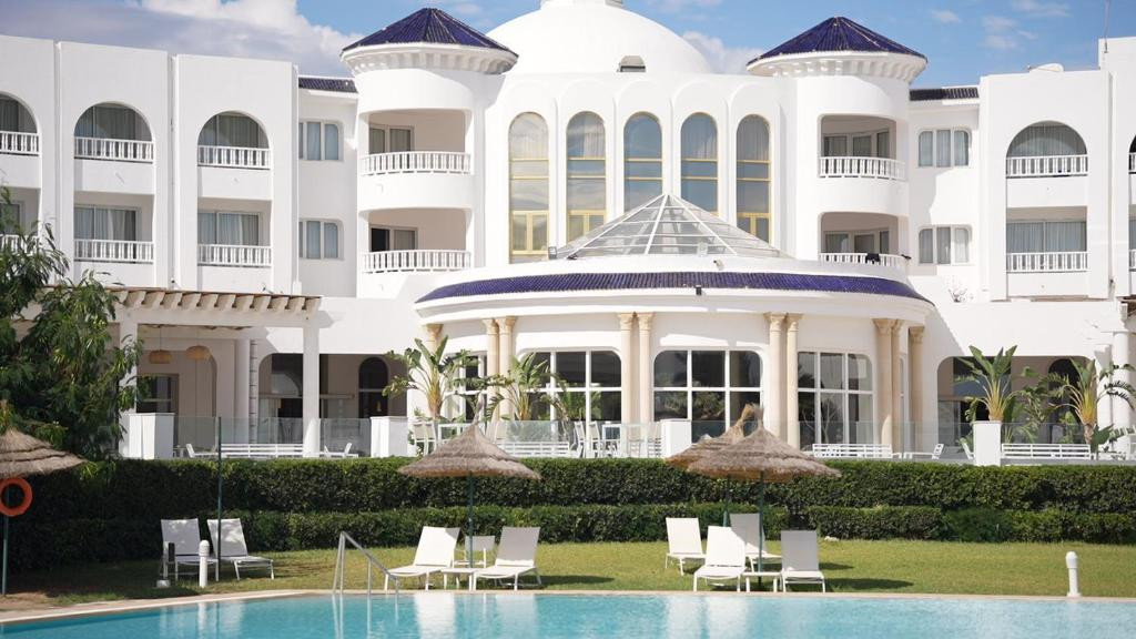 ROYAL TULIP TAJ SULTAN (EX. GOLDEN TULIP TAJ SULTAN)