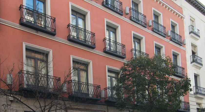 PETIT PALACE TRES CRUCES