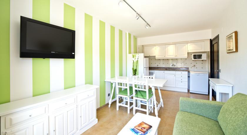 SALLES BEACH APT фото 4