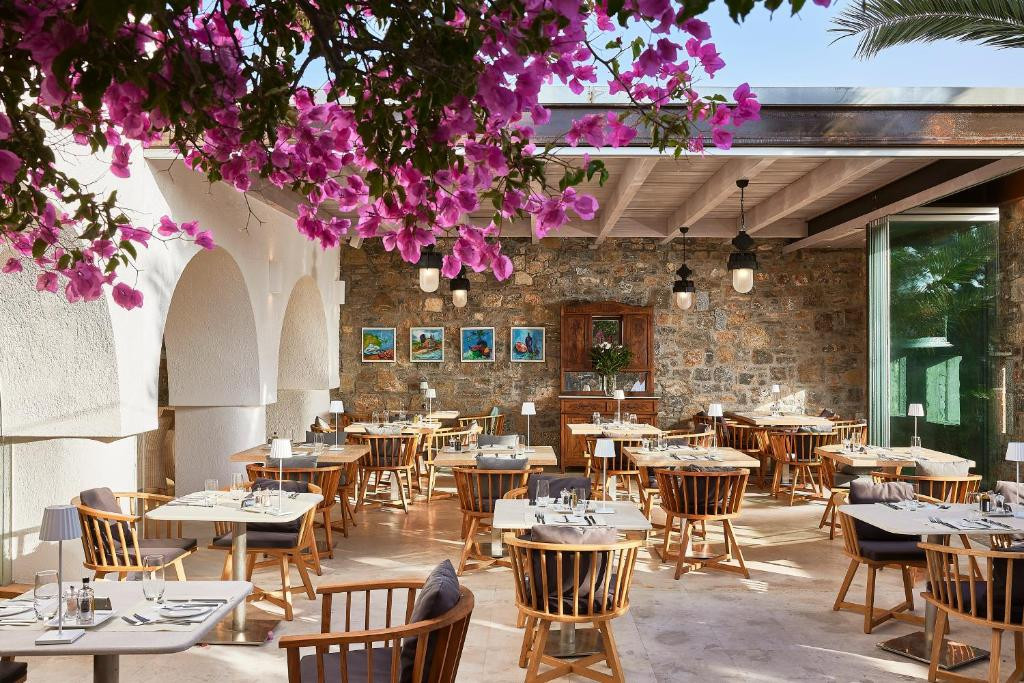 ST. NICOLAS BAY RESORT HOTEL & VILLAS фото 4