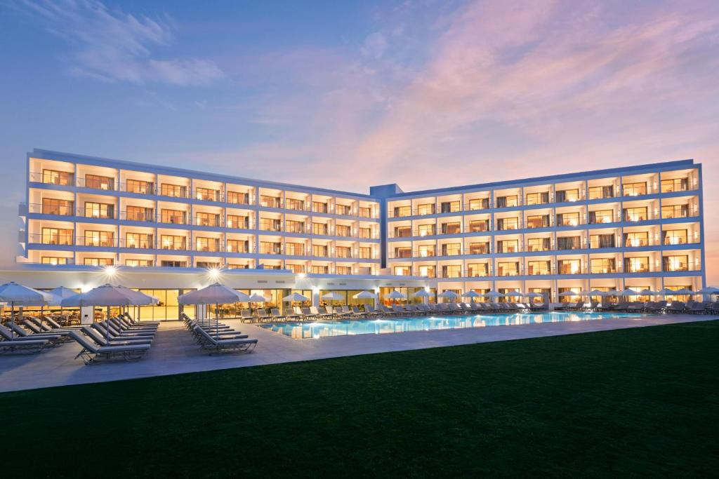 MARIS GRAND WATERPARK RESORT (EX. ARTEMIS HOTEL APTS)