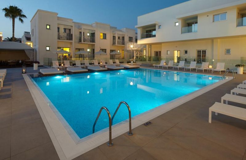 MELPO ANTIA HOTEL & SUITES