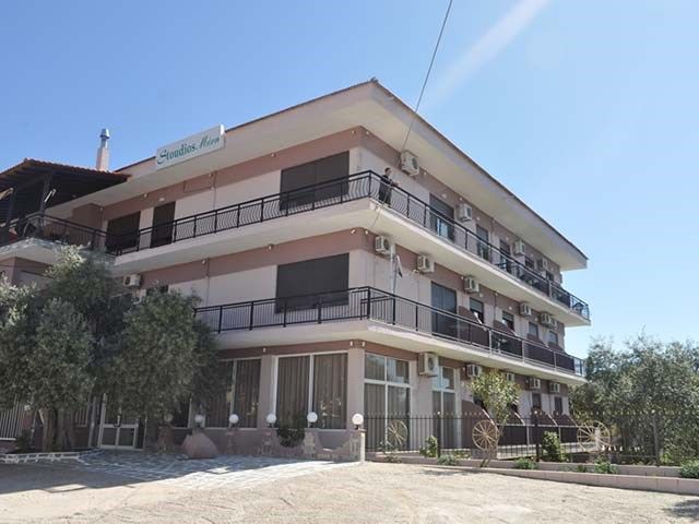 MENI STUDIOS APARTMENTS