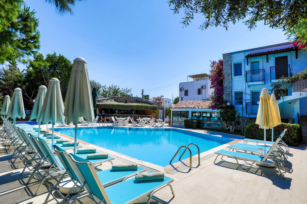MOONSHINE HOTEL & SUITES фото 2
