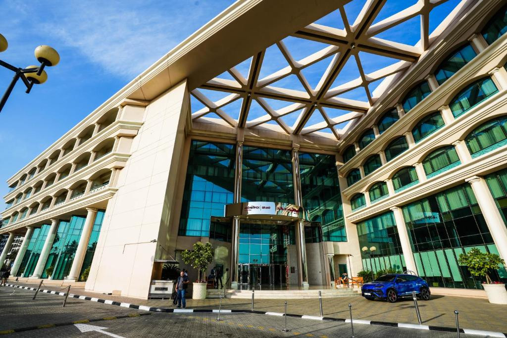 MOVENPICK GRAND AL BUSTAN DUBAI (EX. RODA AL BUSTAN) фото 7
