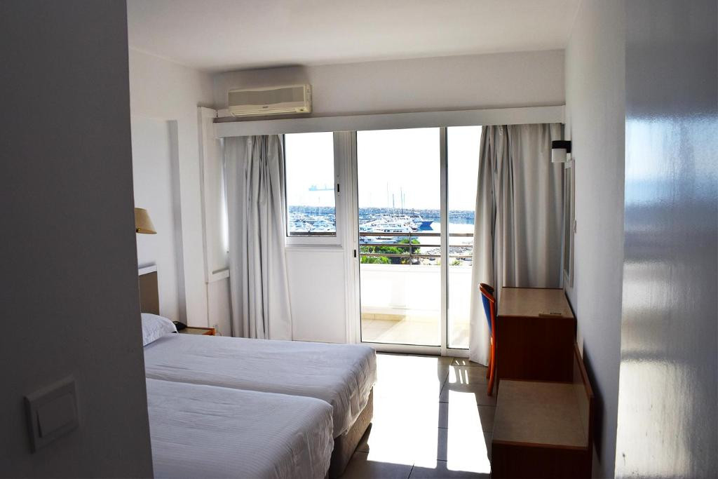 SUN HALL BEACH APT фото 2