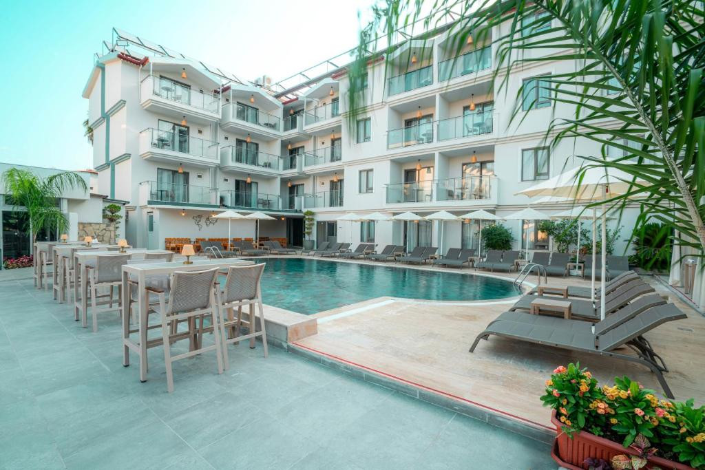 VICTORIA PRINCESS HOTEL & APART ADULTS ONLY 14+