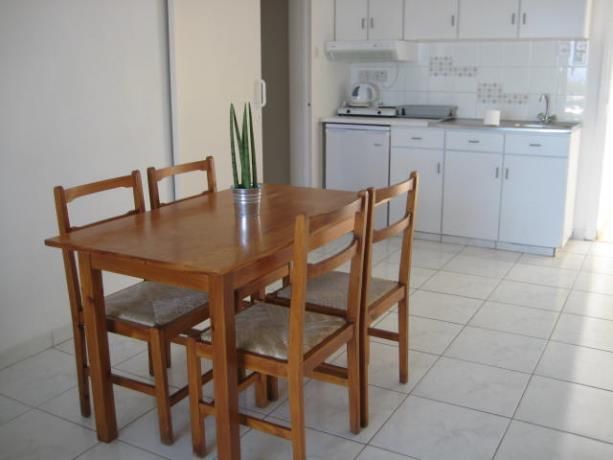 LAWSONIA APT фото 6
