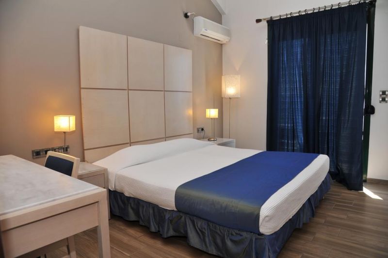 PLAZA HOTEL LOUTRAKI фото 2