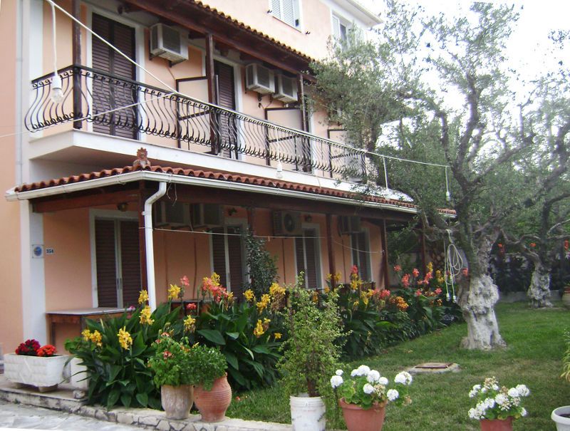 ROUSSA STUDIOS