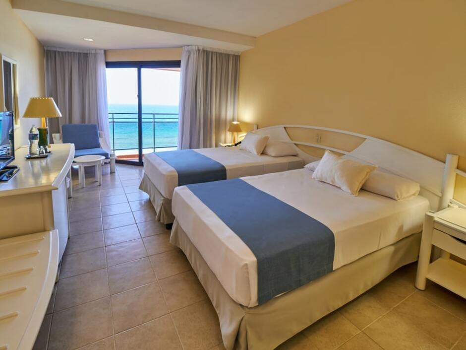 HOTEL PLAYA CALETA (EX. ROC VARADERO) фото 2