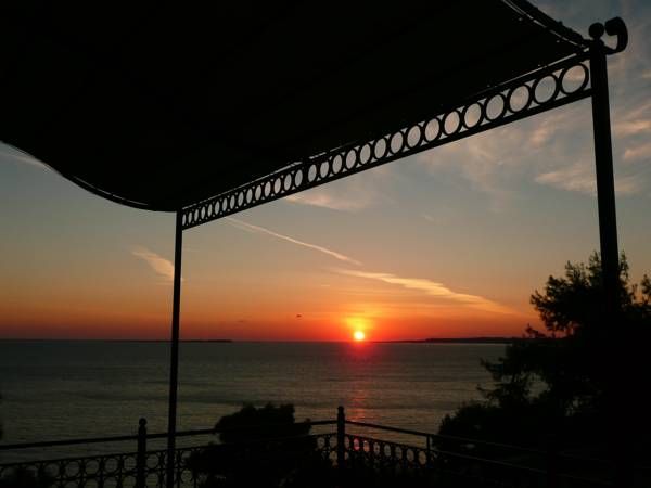 AVRA PRIVATE SUITES фото 8