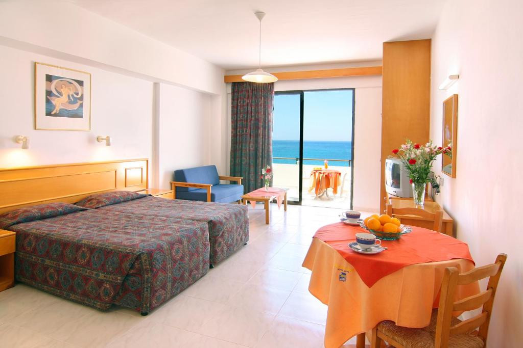 CORALLIA BEACH APTS фото 8