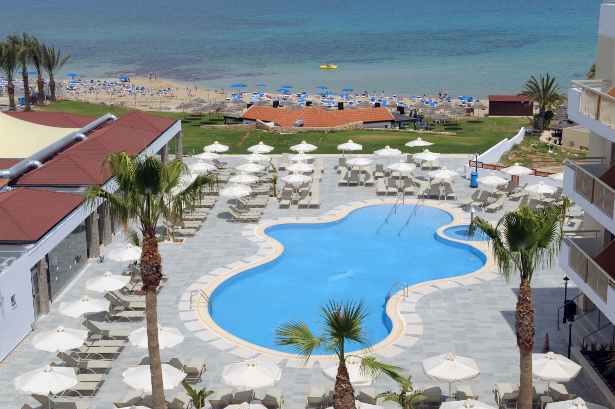 GOLDEN STAR BEACH HOTEL APARTMENTS фото 2