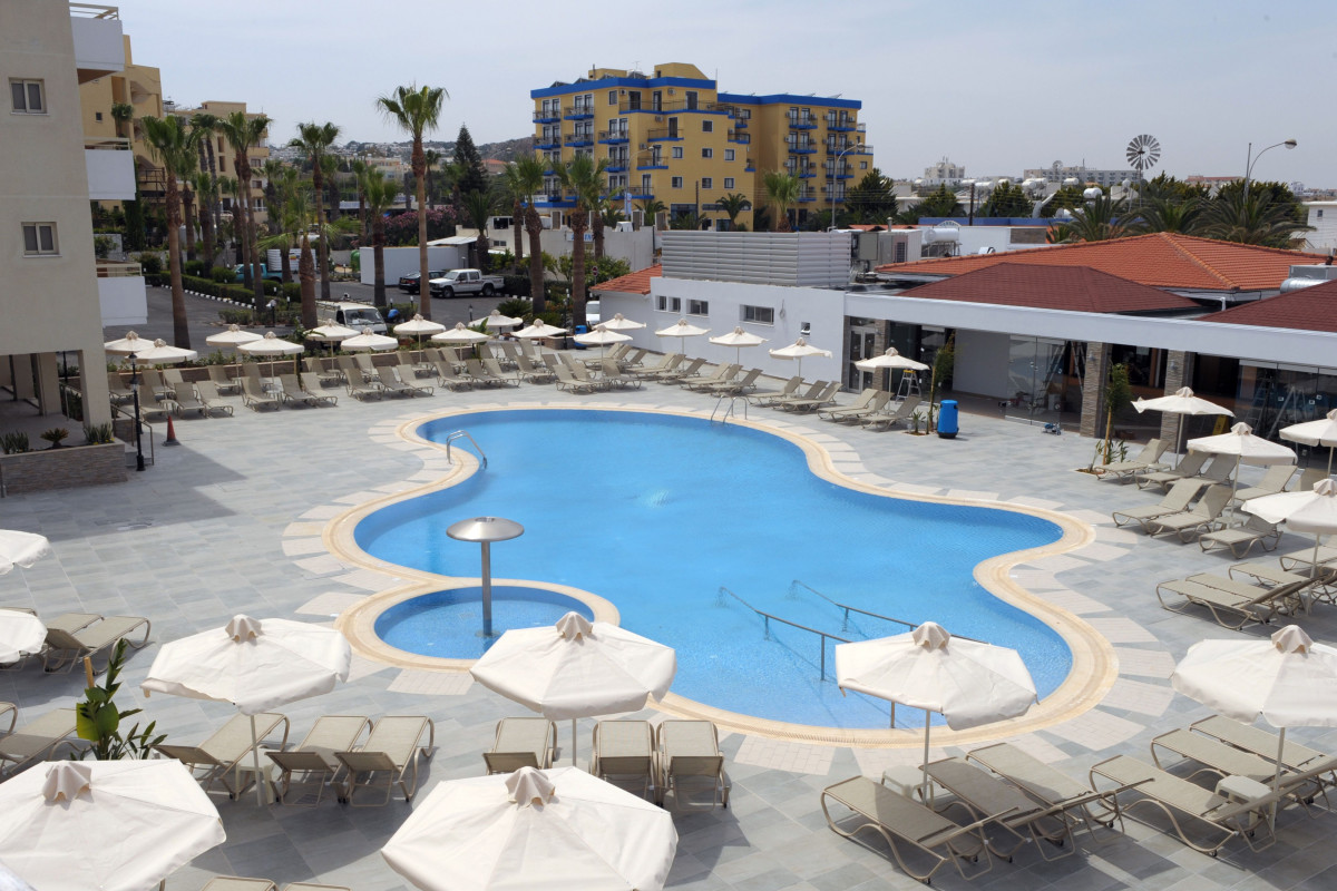 GOLDEN STAR BEACH HOTEL APARTMENTS фото 3