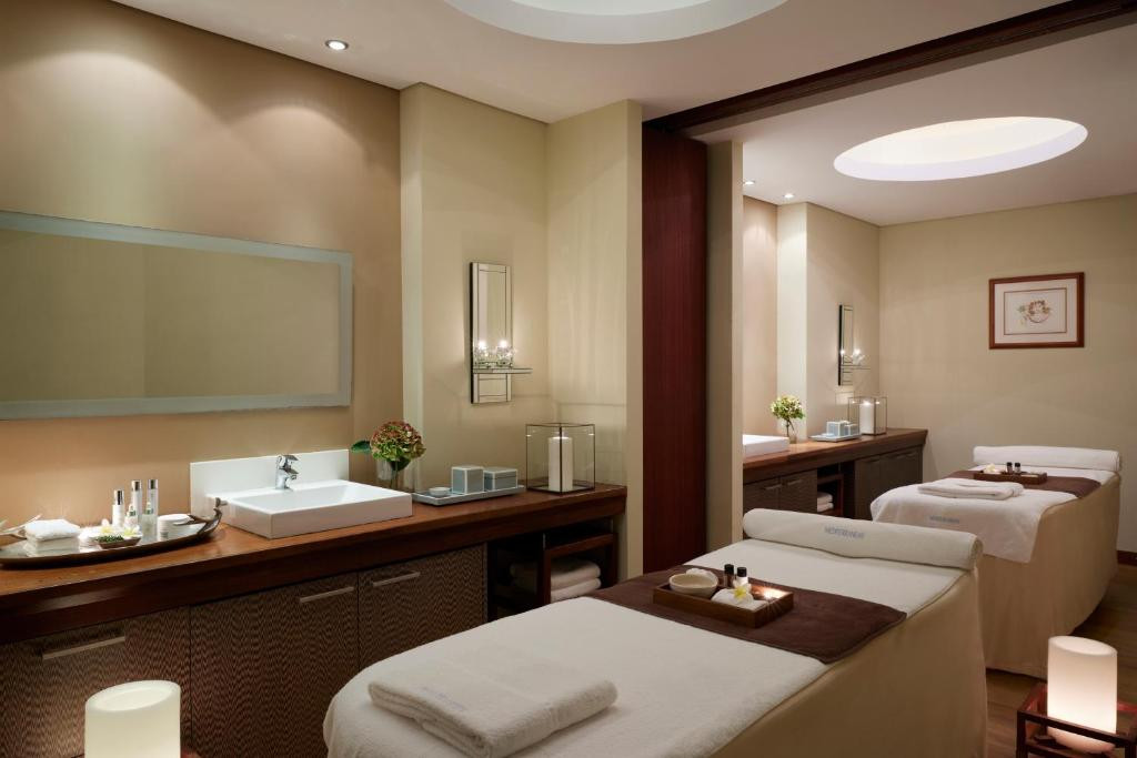 MEDITERRANEAN BEACH HOTEL фото 3