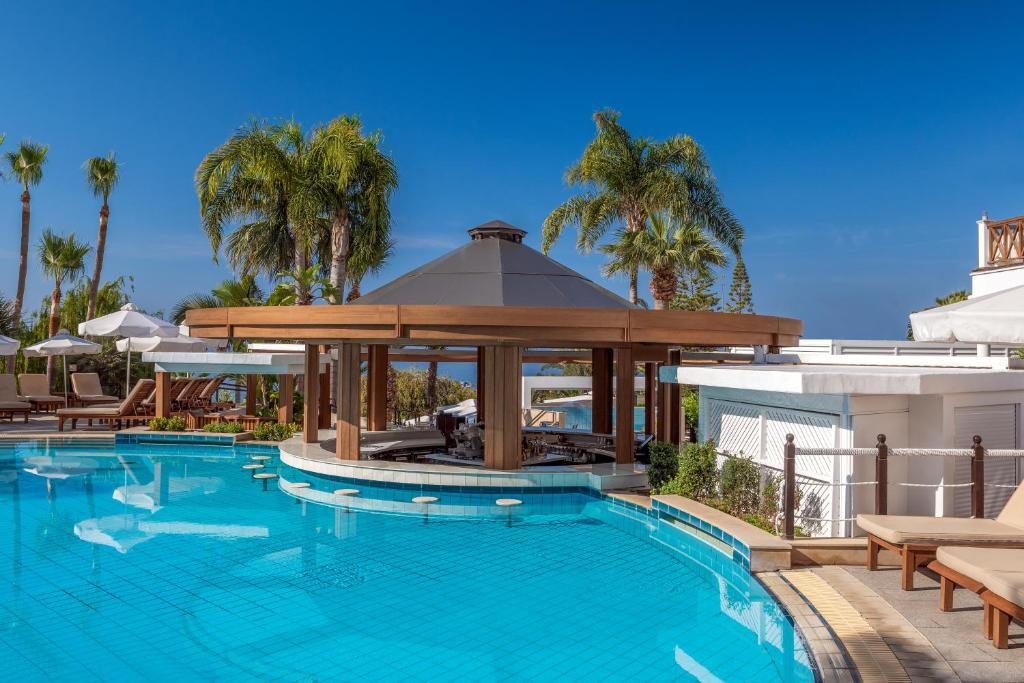 MEDITERRANEAN BEACH HOTEL фото 4