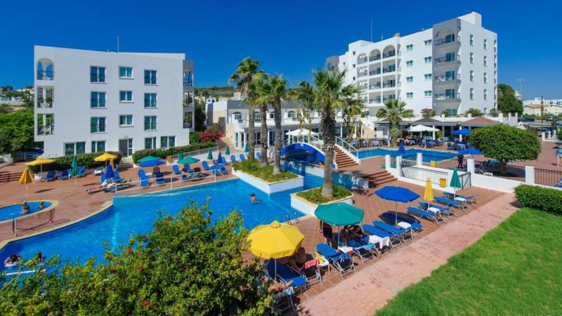 PARAMOUNT HOTEL APARTMENTS