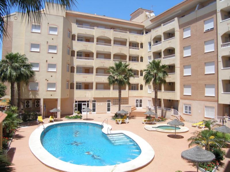 APARTAMENTOS MARACAY