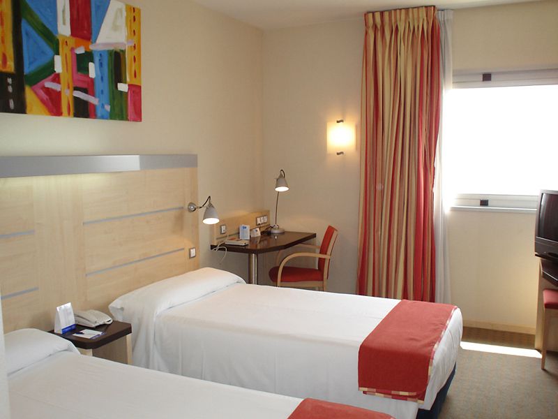 HOLIDAY INN EXPRESS VALENCIA BONAIRE фото 7