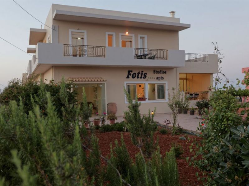 FOTIS STUDIOS APARTMENTS 