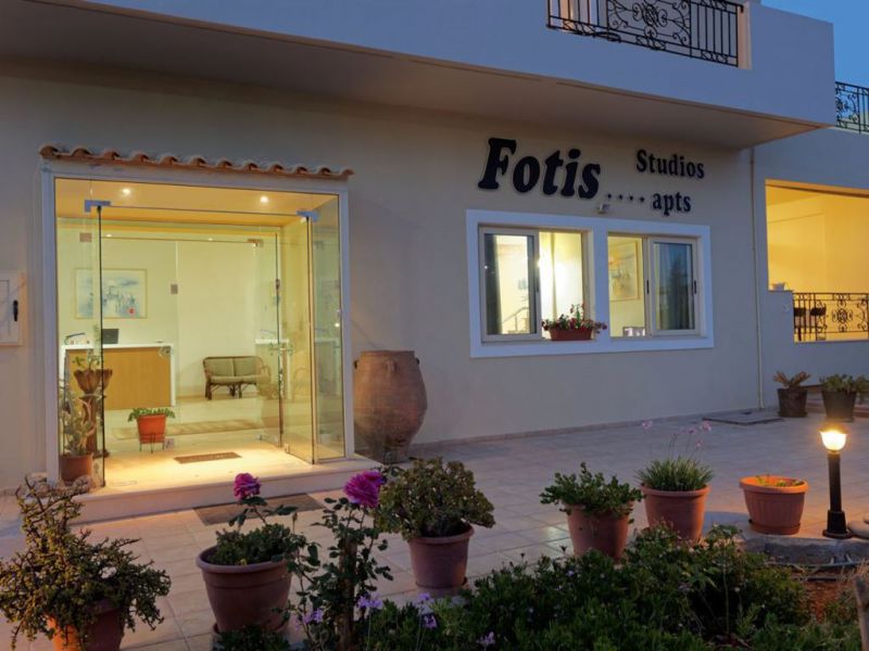 FOTIS STUDIOS APARTMENTS  фото 2