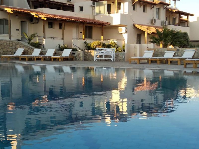 CRETA SUITES