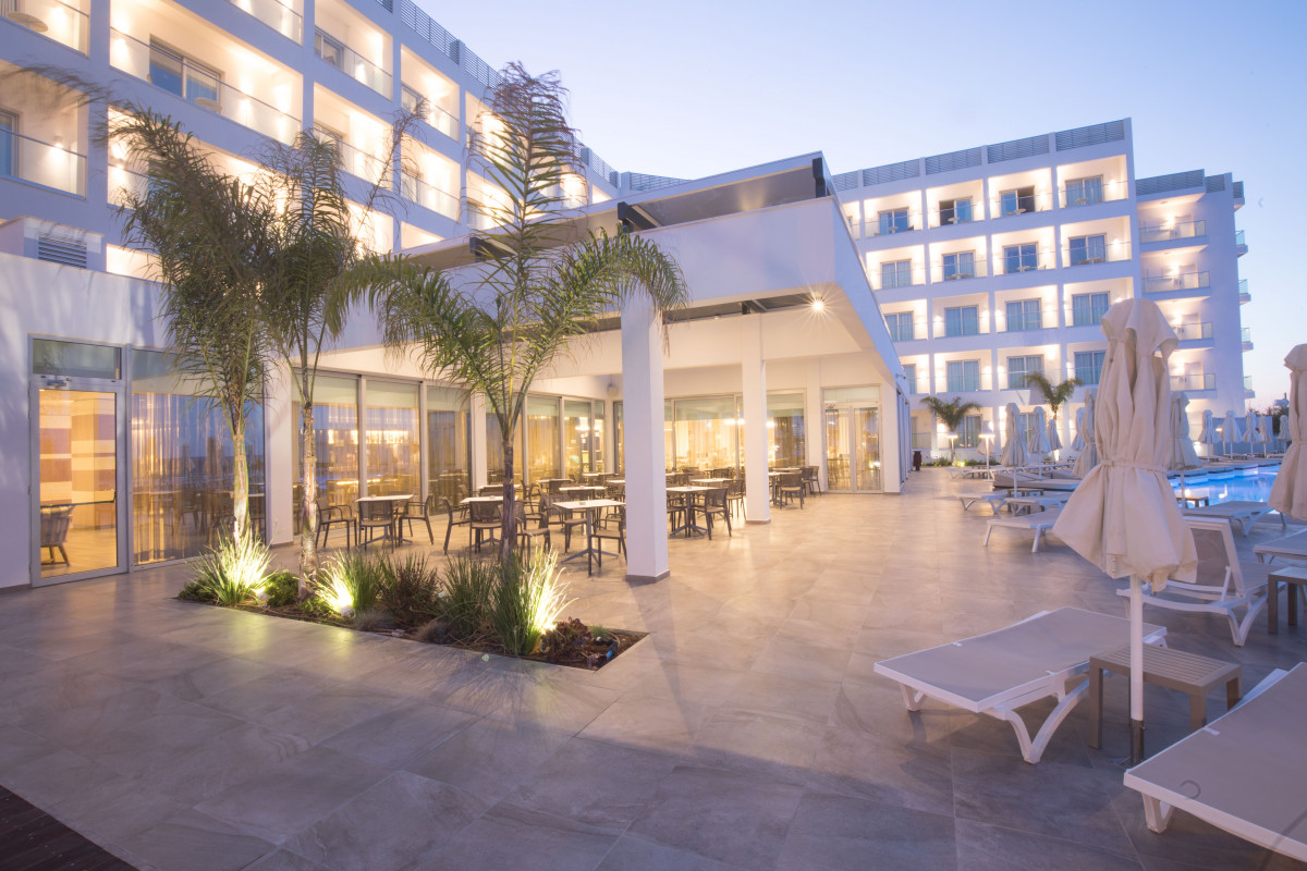 EVALENA BEACH HOTEL APTS фото 2