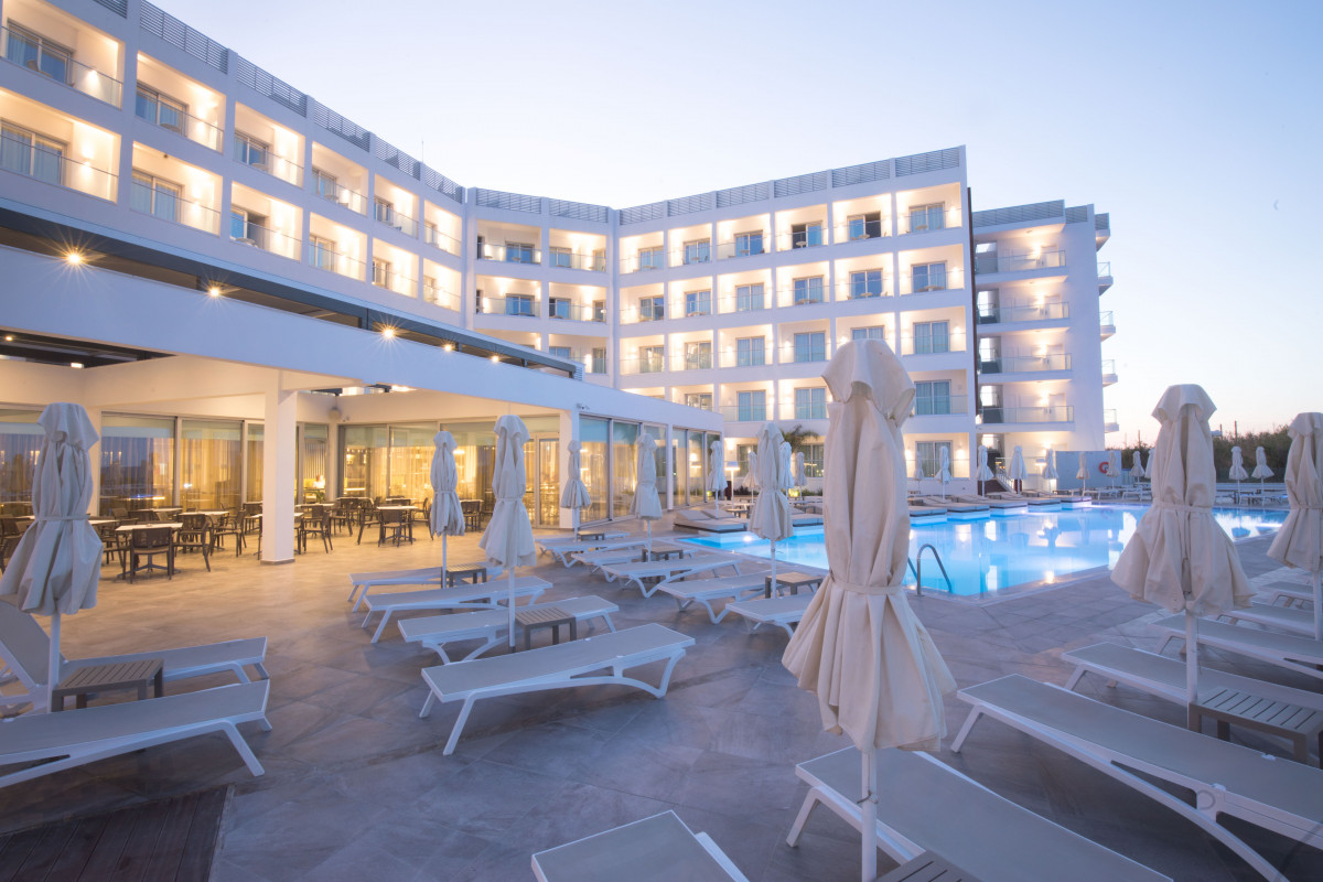 EVALENA BEACH HOTEL APTS фото 4