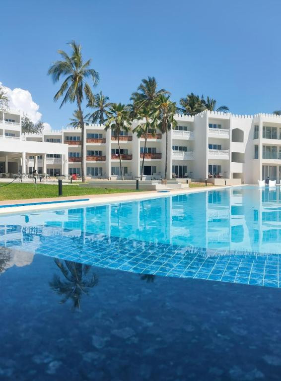 BAMBURI BEACH HOTEL