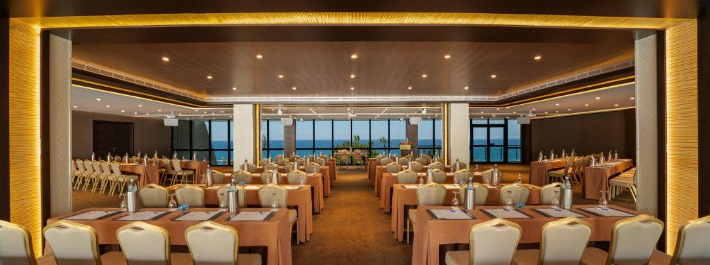 AMATHUS BEACH HOTEL LIMASSOL фото 4