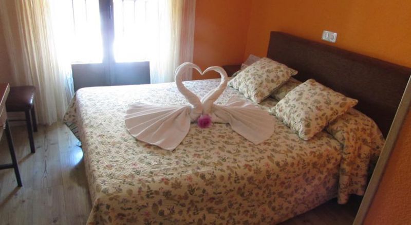 ROBER HOSTAL